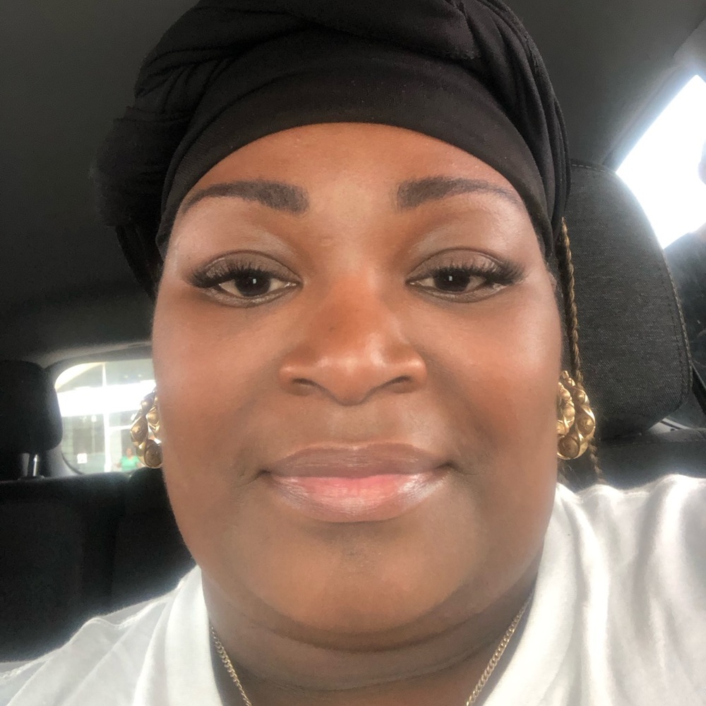 Meet your Posher, Shakia - Picture 3 of 4